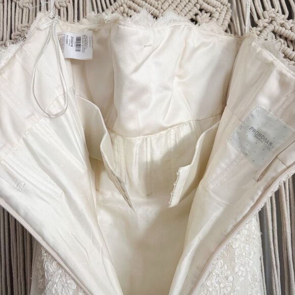 Pronovias / San Patrick Off-White Strapless Wedding Gown Size 12 Long Train GUC - Picture 12 of 16